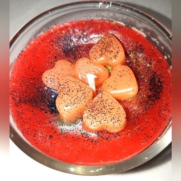 Hand Crafted "I feel like Falling in love" natural candle - Picture 7 of 8